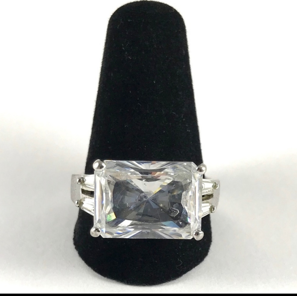 Vintage Sterling Silver CZ Ring size 9.5